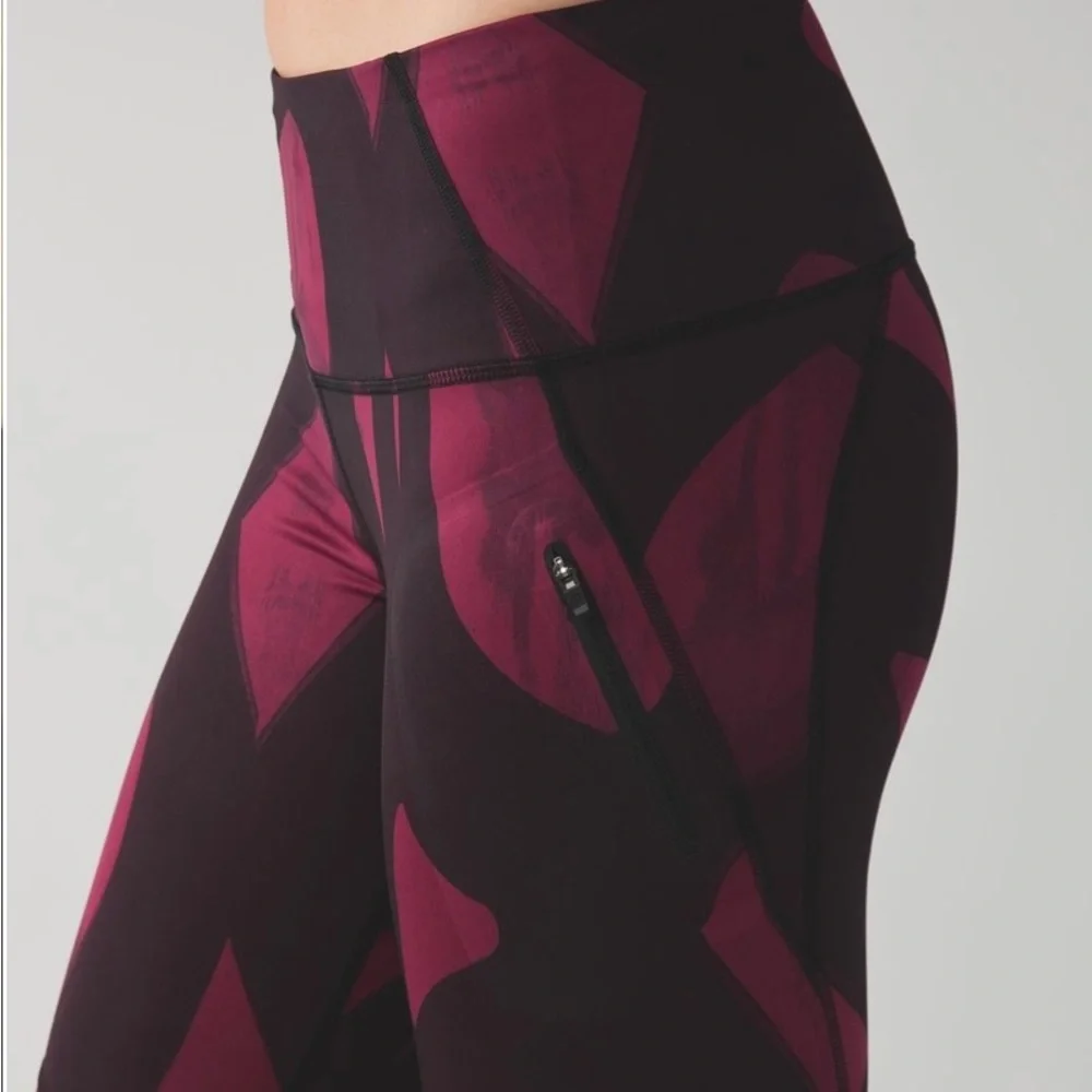 Lululemon All Sport Crop
Back Spin Stroke Dashing Purple Black size 4 - Picture 2 of 9